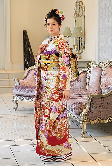 白と赤に古典柄が素敵な振袖【KR-12】｜振袖ギャラリー｜浜松市で成人