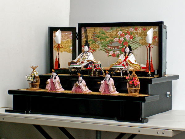 柿沼東光本人が選んだ一押しのお雛様です。平城遷都千三百年記念作品が