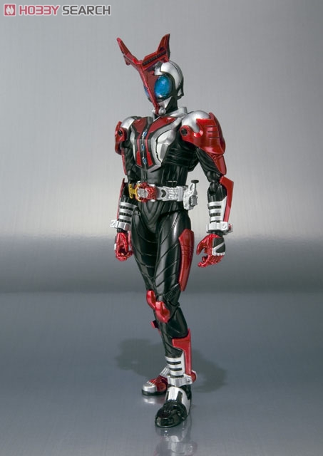 S.H.フィギュアーツ 仮面ライダーカブト ハイパーフォーム (完成品