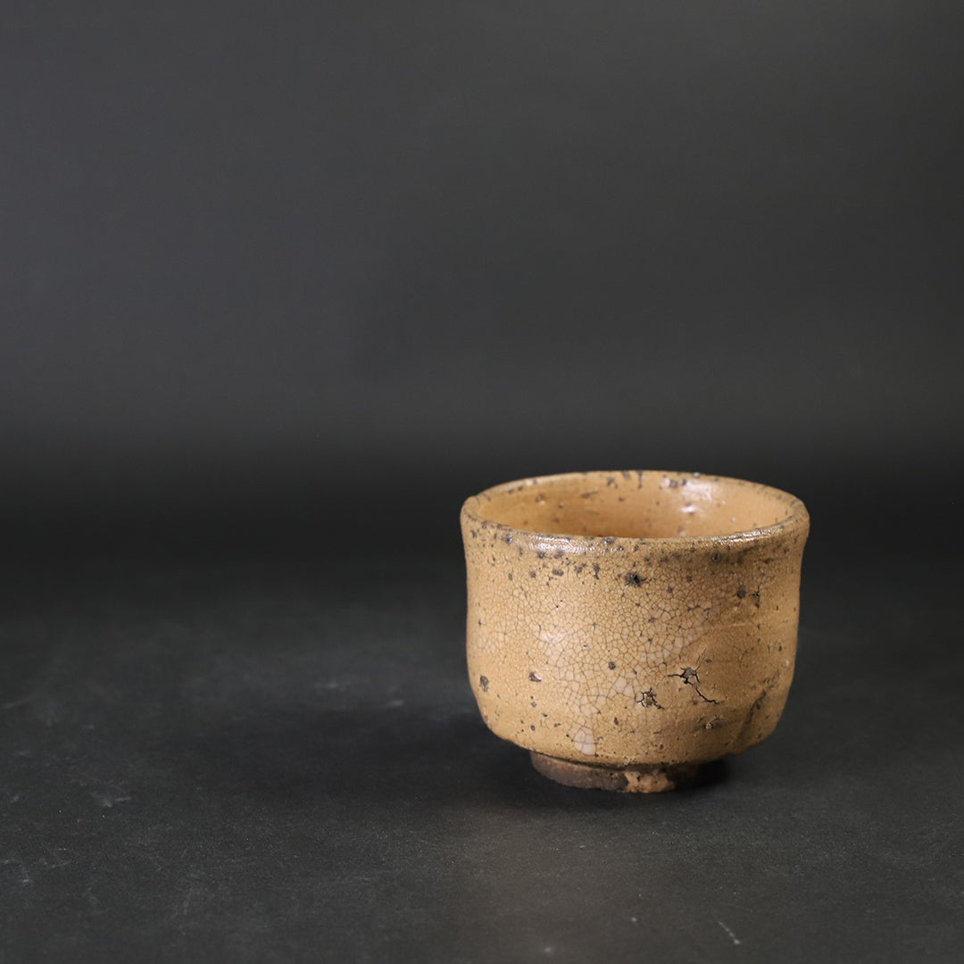 内村慎太郎 作 奥高麗ぐい呑1 – ギャラリー一番館オンラインショップ