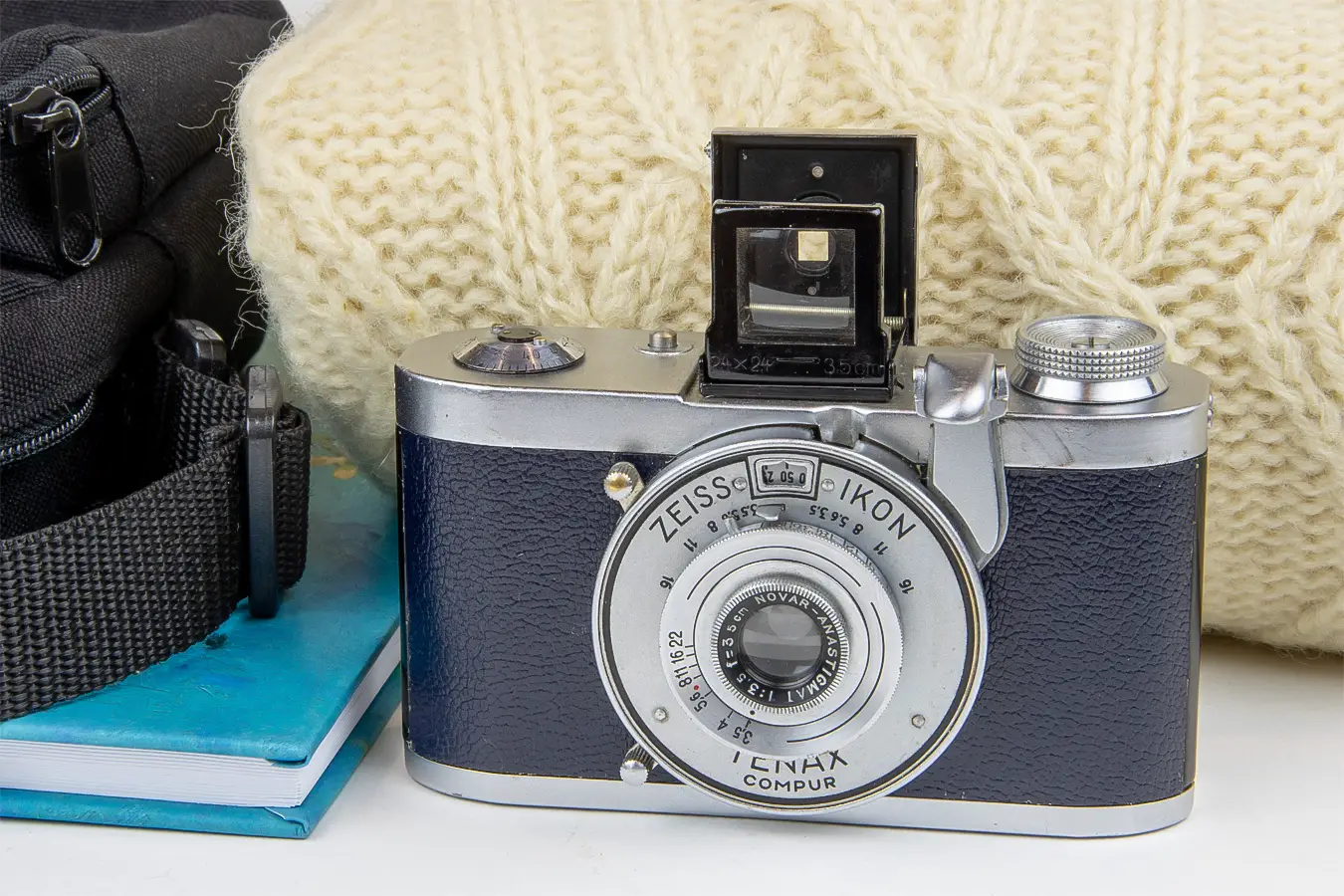 5 (square) frames with a Zeiss Ikon Tenax I and Ilford XP2 Super