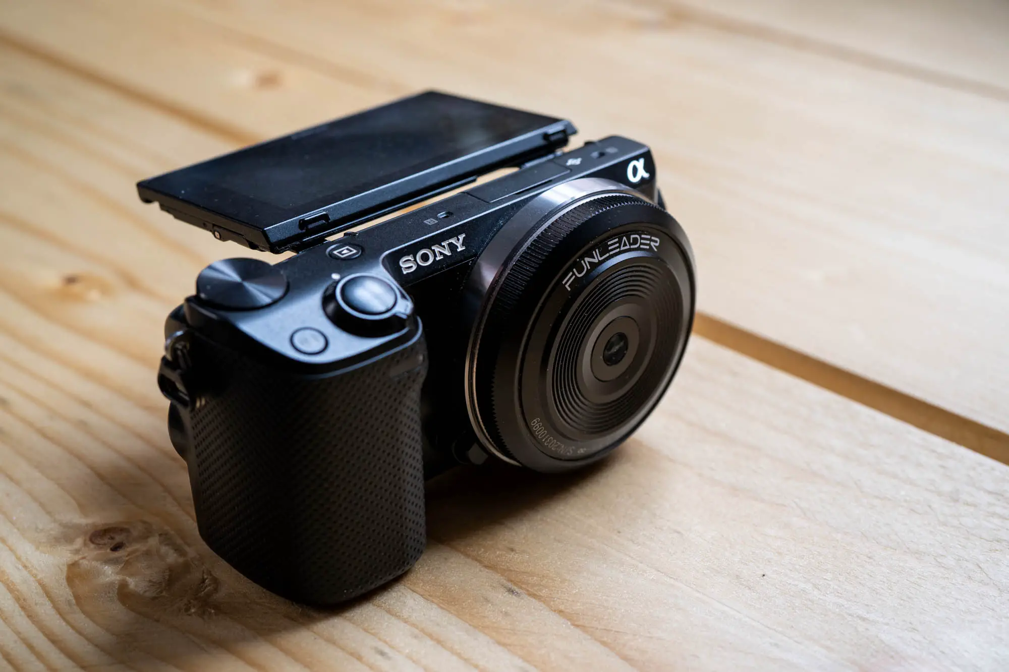 Sony NEX-5R as an APS-C Camera for the Funleader 18mm f/8 - 35mmc