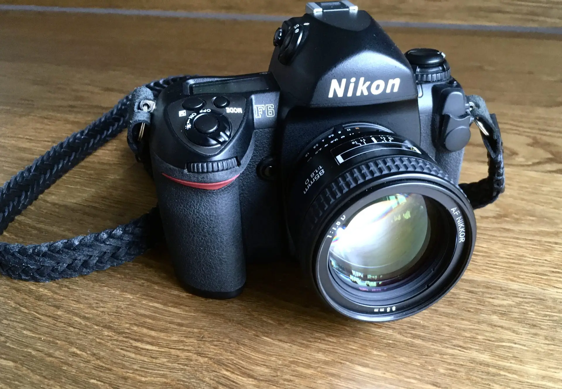 Nikon F6 Review - Never borrow a camera from a friend - by Marc Wick