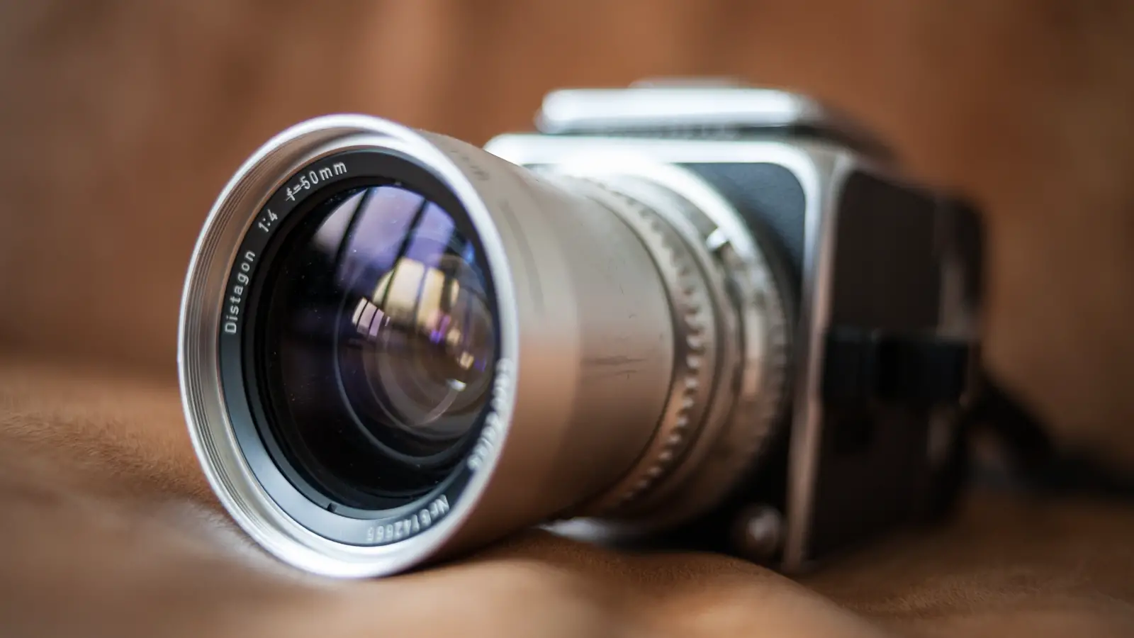 Hasselblad (Zeiss) Distagon 50mm f/4 Review - 35mmc