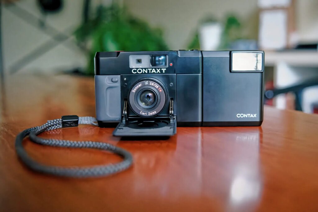 CONTAX T - The 1st One - A Compact, Manually-Focused Rangefinder
