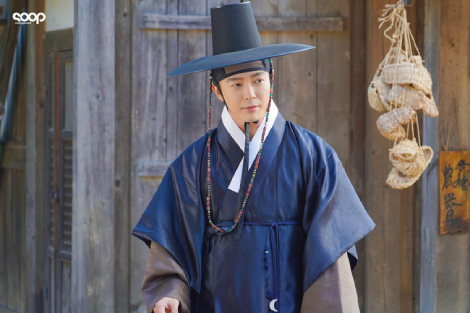 キム・ジェウク、韓服姿でオーラ炸裂…特別出演以上の存在感 - 韓国