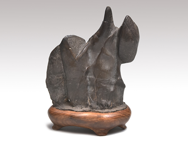 紀州 古谷石 硯屏にも 手彫り唐木台座付 水石 | 古美術ささき