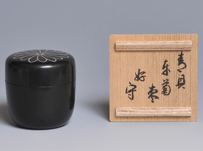 青貝東菊棗 武者小路千家 有隣斎(好み) 在判書付 | 古美術ささき