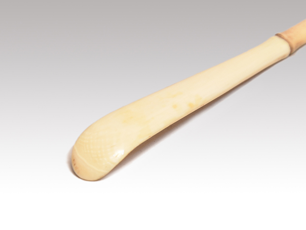 古い象牙の草の茶杓 茶箱用 仕服付 | 古美術ささき