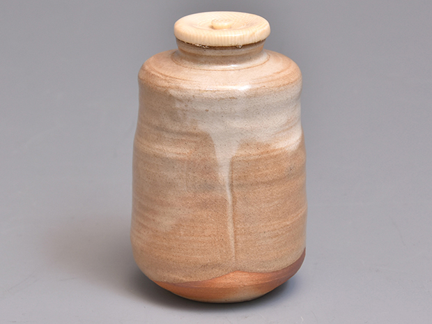 萩焼茶入 十代 三輪休雪(休和)作 共箱 | 古美術ささき