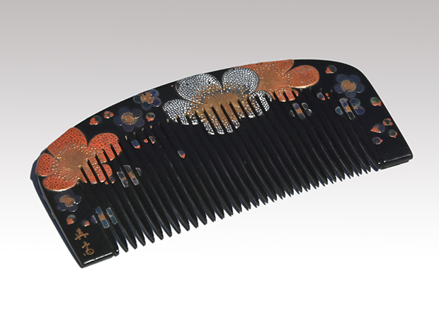 櫛 螺鈿入り金銀梅蒔絵 真斎(作) 鼈甲地 | 古美術ささき