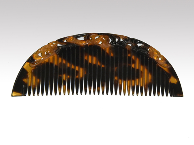 鼈甲製 波文透かし入り 櫛笄セット | 古美術ささき