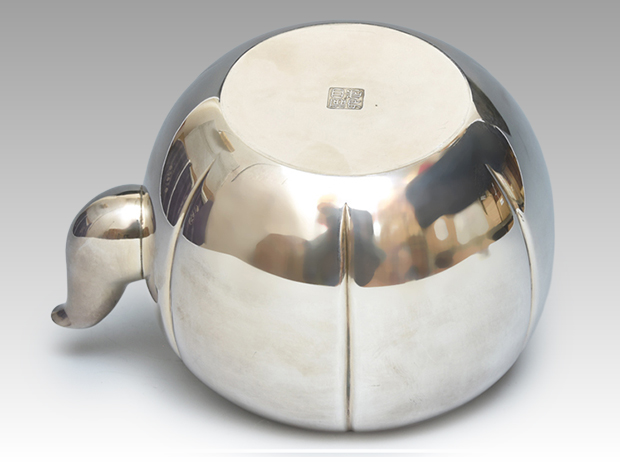 純銀 平安 四世 秦蔵六（造）阿古蛇 銀瓶 498g | 古美術ささき