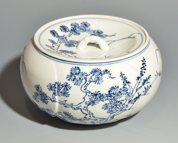 平安 西村徳泉（造）捻梅染付松竹梅文水指 誂え蓋付 共箱 茶道具 京焼