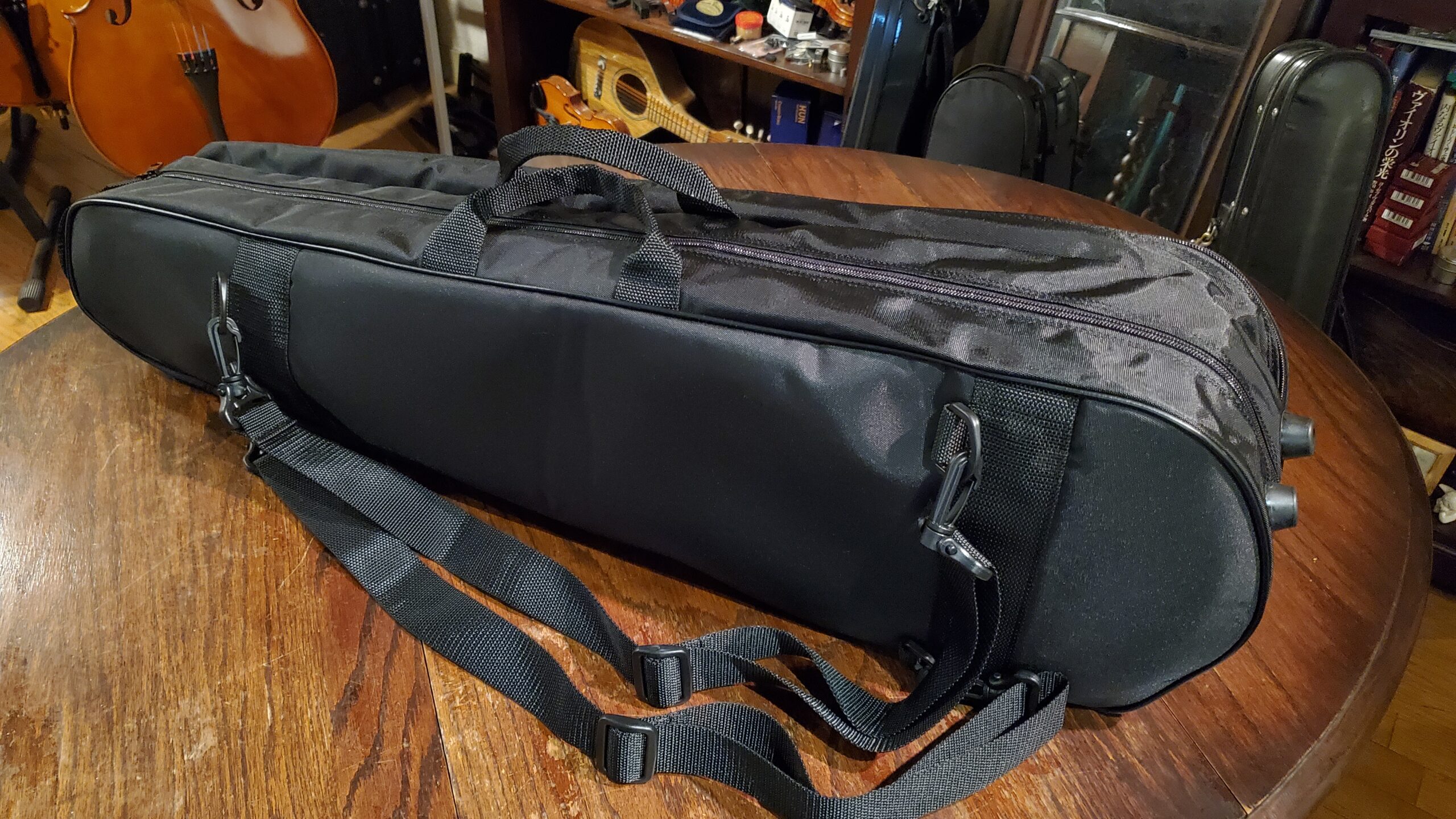 ヴァイオリン・ヴィオラの大容量「ケースカバー」という選択 – 古賀弦楽器