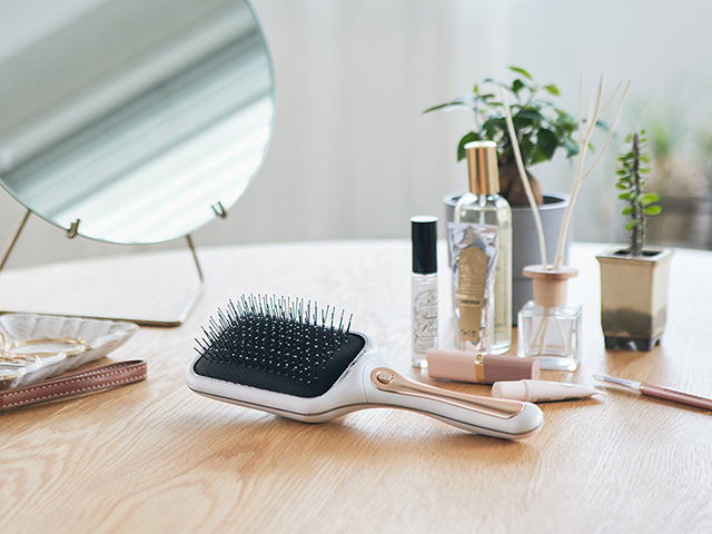 ナノエアリー reset&detoxブラシ Readey – Samantha Beauty Project