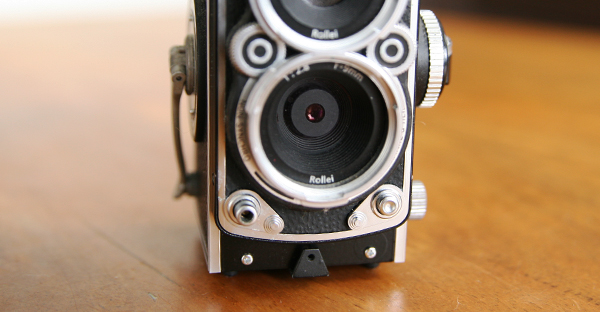 ローライフレックス ミニデジという二眼レフ風の可愛いデジカメの紹介