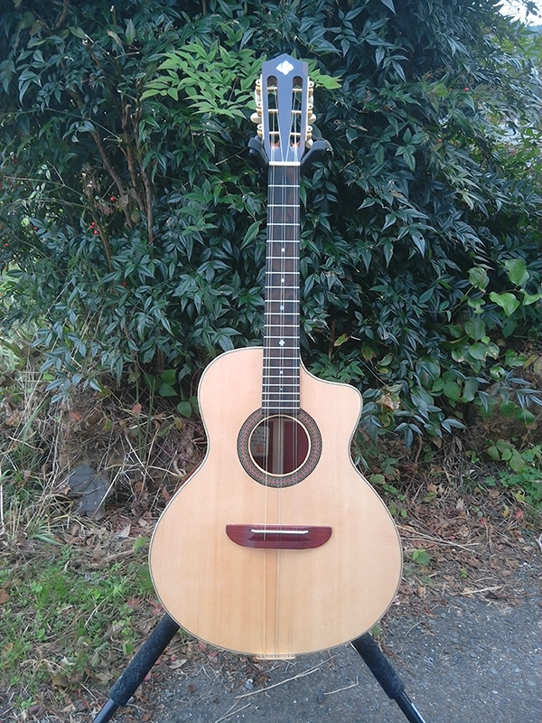 キユーバン トレス – 小坂弦楽器工房