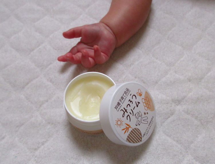 赤ちゃんの保湿クリームならみつろう保湿クリームで赤ちゃんにおすすめ