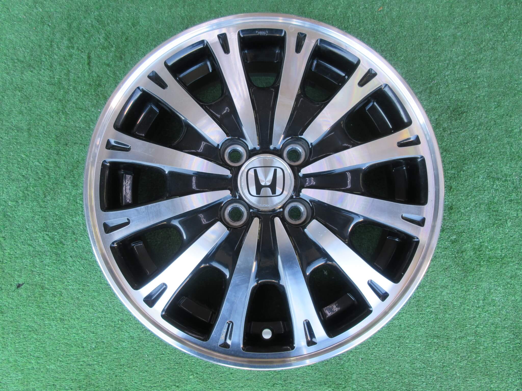 ホンダ N-BOXカスタム純正ホイール