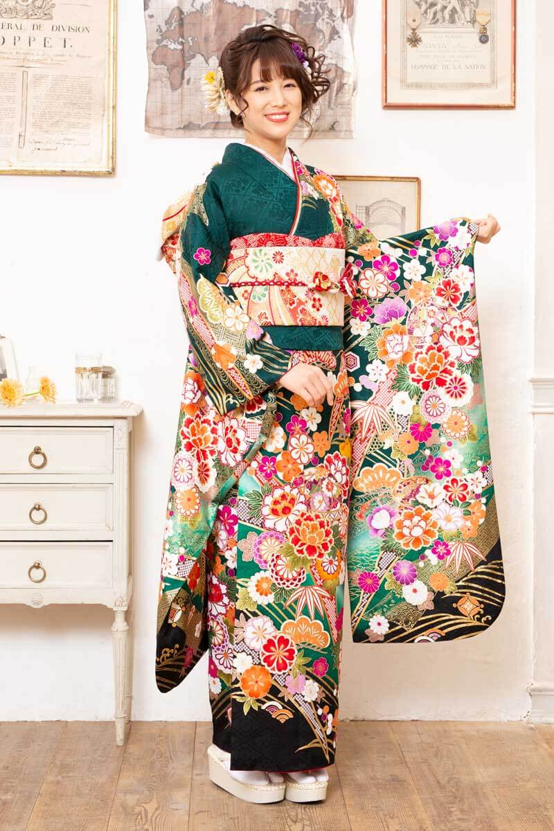 高貴な深緑にゴージャスな花々が映える豪華絢爛振袖 | 成人式の振袖