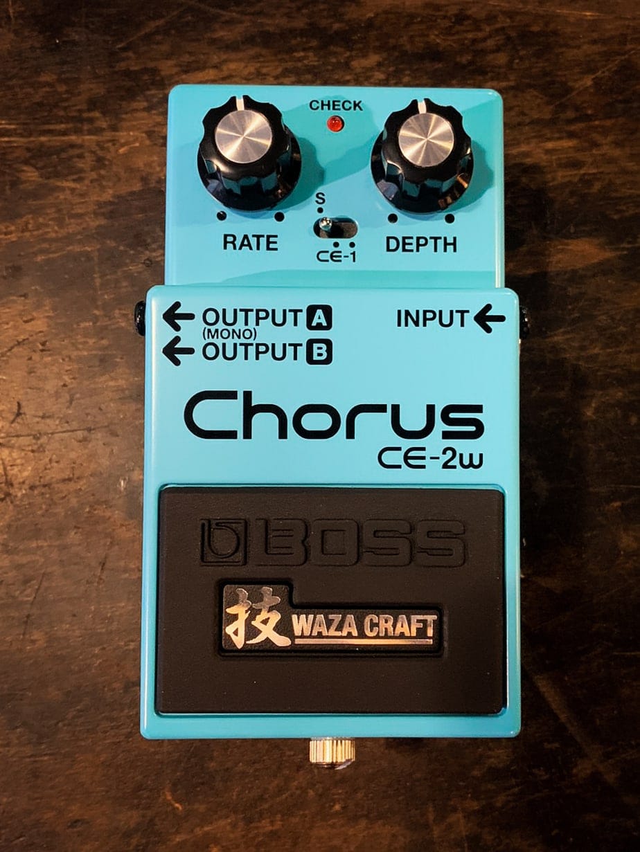 Boss CE-2W - Kauffmann's Guitar Store