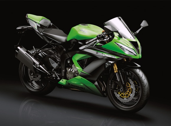 Ninja ZX-6R/ABS］636ccに排気量アップした2013年モデルが登場。足