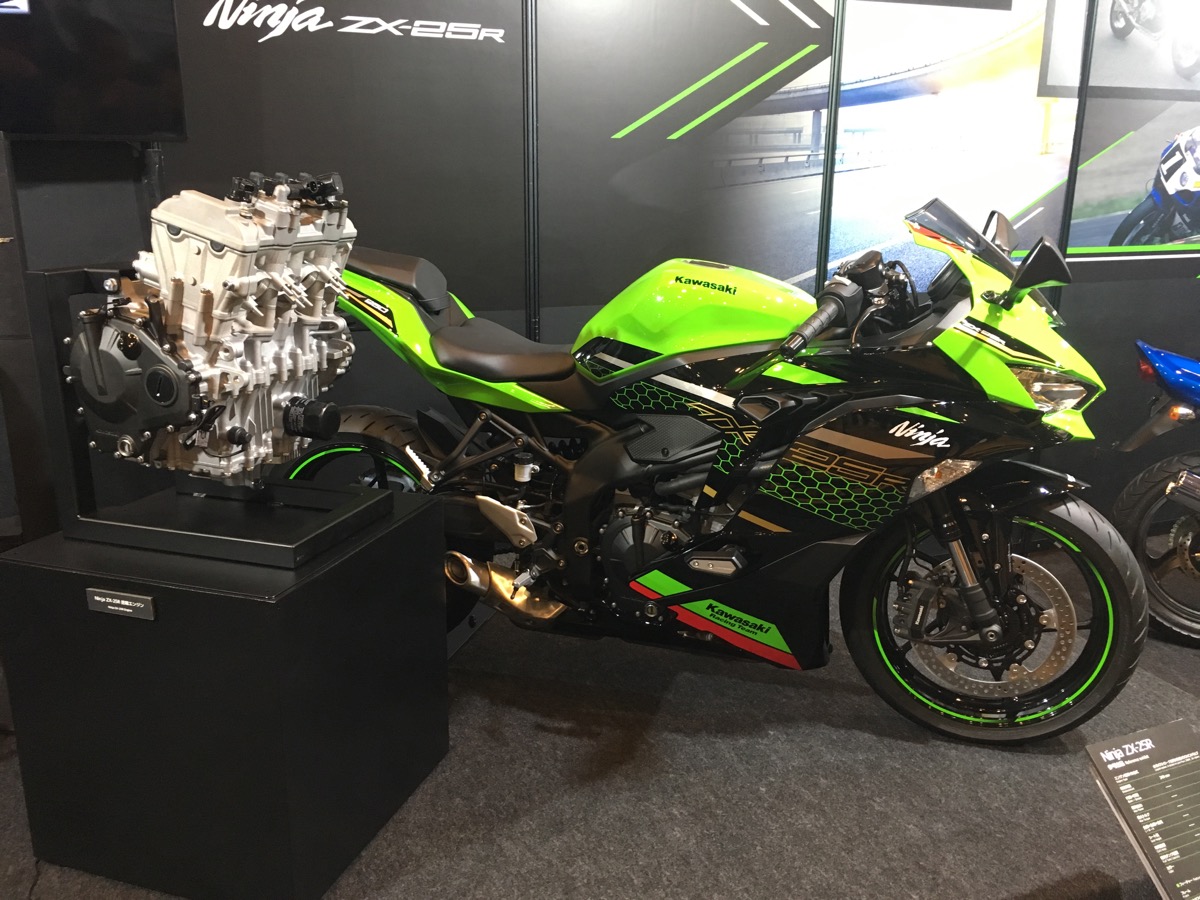 ZX-25Rのエンジンが一般公開!「カワサキモーターサイクルフェア 2020