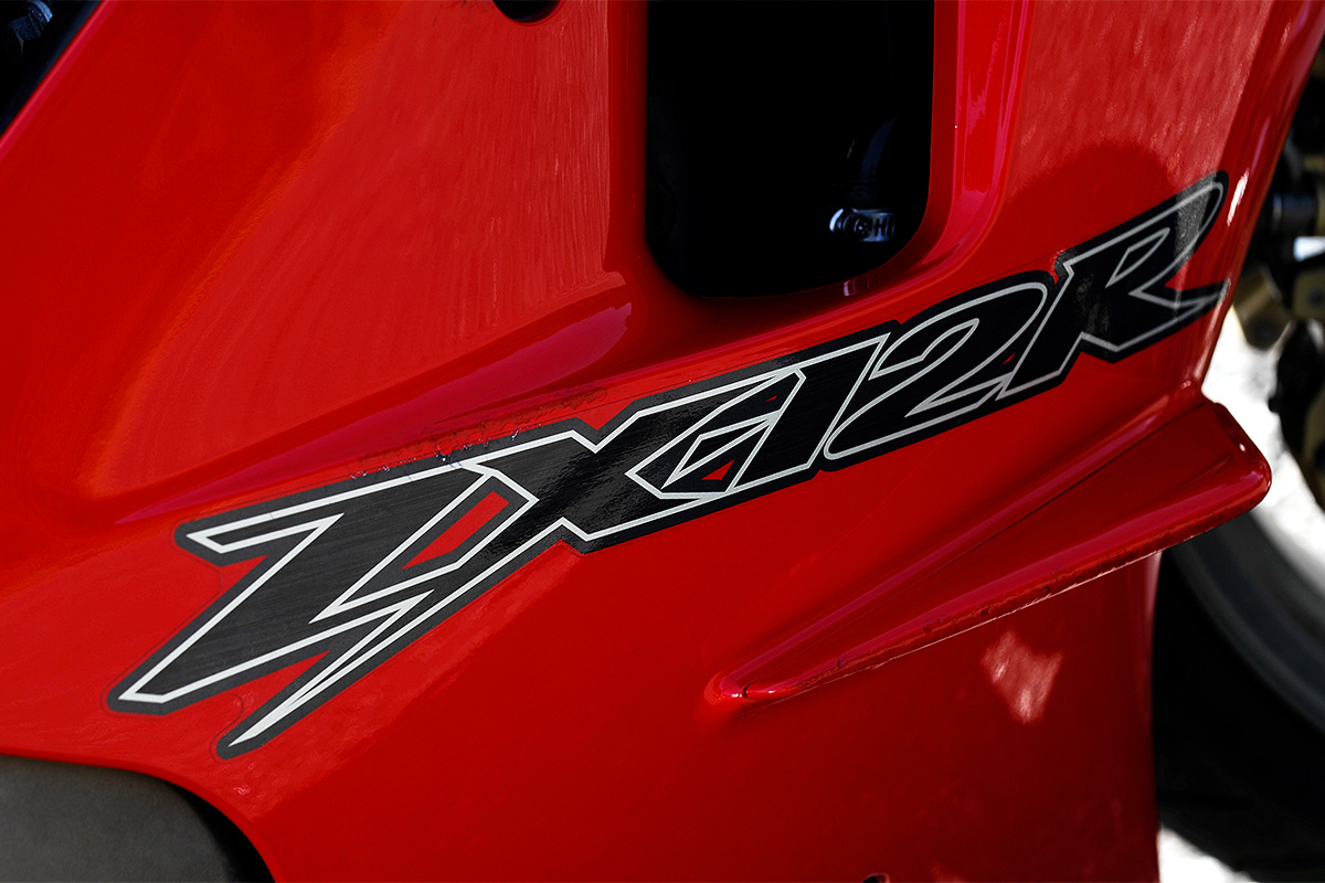 過激なパワーと加速力。艦の称号がここにある／ZX-12R(2002) | 試乗