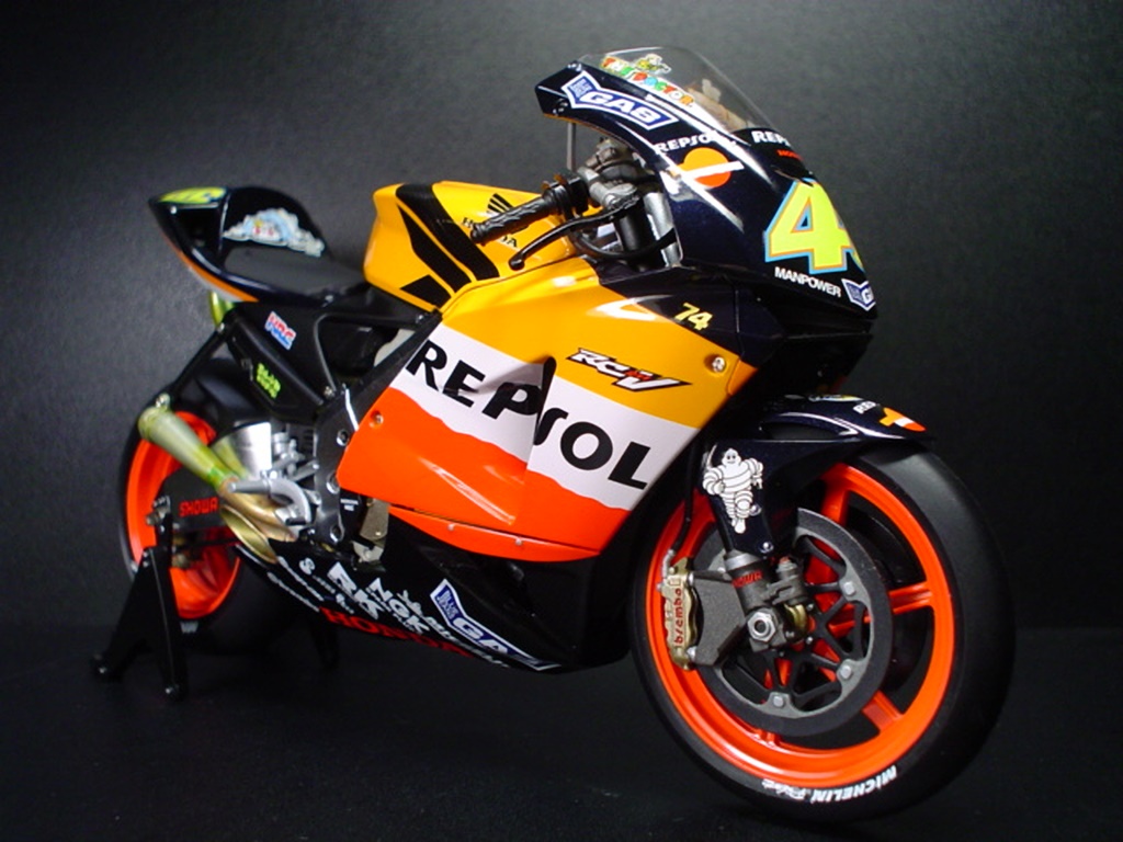 Repsol HONDA RC211V'03