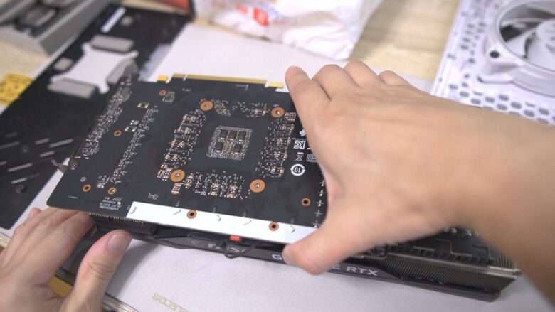 GeForce RTX3080のオイルブリートが発生したのでサーマルパッドを交換