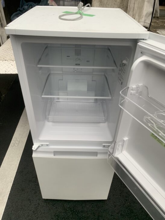 単身者向けサイズの2ドア冷蔵庫（シャープ SJ-15E8-KW）荒川区町屋で