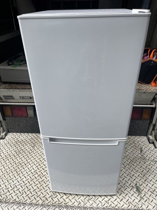 出張で世田谷区【無料引取】ニトリ製 2ドア冷蔵庫 NTR-106 2019年製