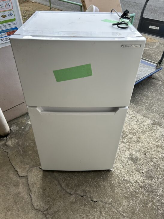 頑固な汚れ有のヤマダ 2ドア冷蔵庫 YRZ-C09H1 2022年製【買取】狛江市