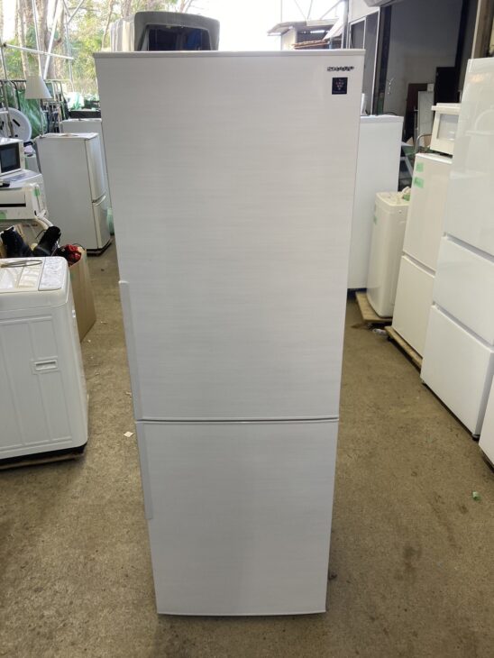 310Lの大型2ドア冷蔵庫（シャープ SJ-AK31F-W 2020年製）浦添市牧港