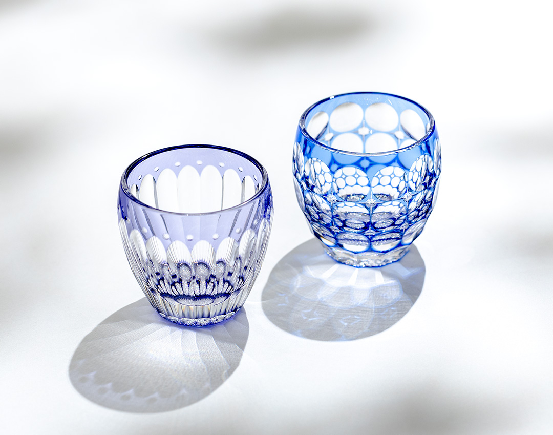 江戸切子 伝統工芸士・鍋谷聰 作 冷酒杯＜紫陽花＞ | カガミクリスタル