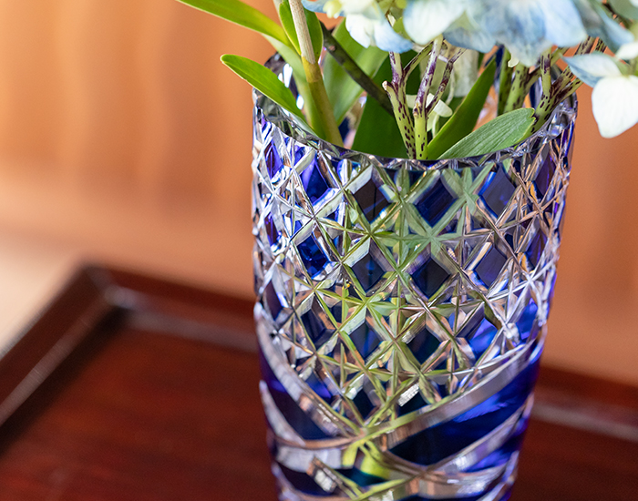 江戸切子 花瓶＜潮騒＞ | カガミクリスタル