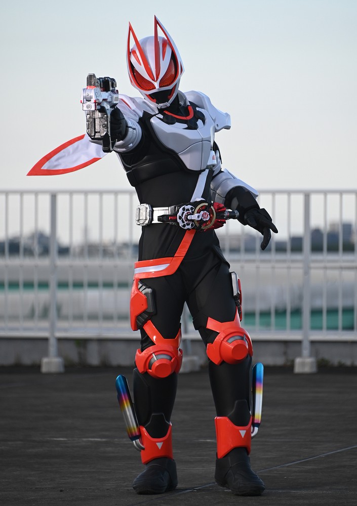 仮面ライダーギーツ マグナムブーストフォーム | 仮面ライダー図鑑 | 東映