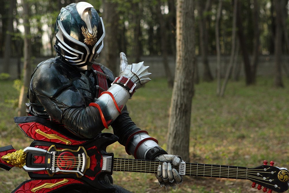 仮面ライダー轟鬼(DCD) | 仮面ライダー図鑑 | 東映