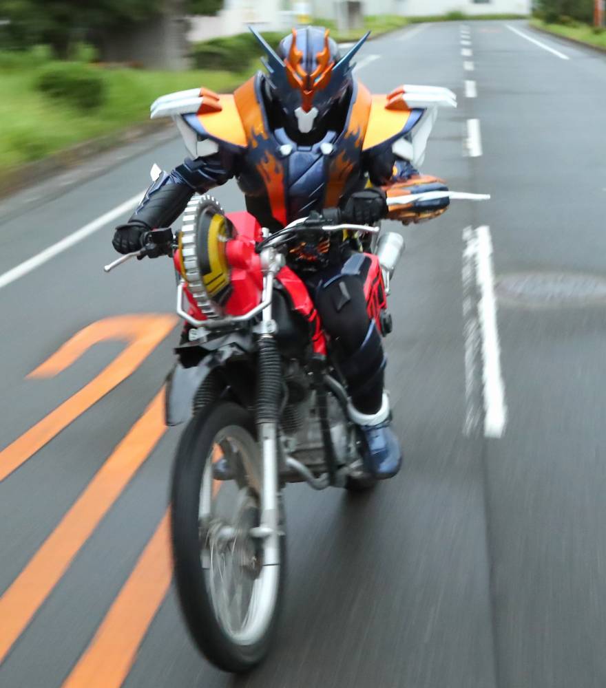 マシンビルダー | 仮面ライダー図鑑 | 東映