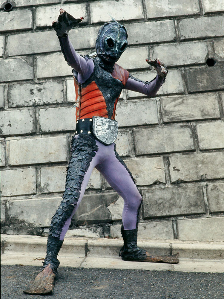 アマゾニア | 仮面ライダー図鑑 | 東映