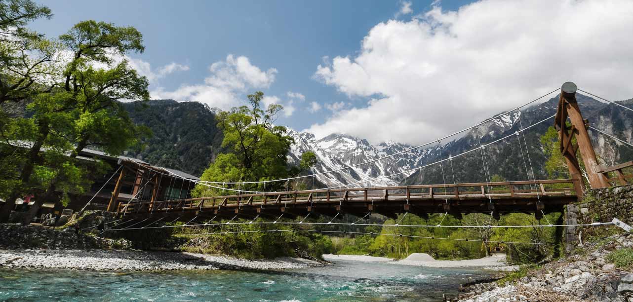 河童橋 – 上高地公式ウェブサイト