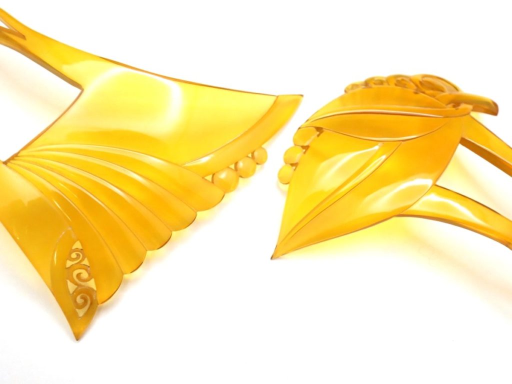 贅沢な総白べっ甲かんざし2種｜準礼装から普段の外出着までお勧め