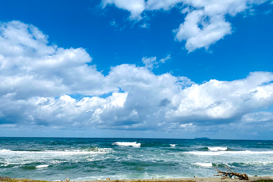 日本海の絶景に包まれてリフレッシュ！益田の海辺を満喫する大人の夏旅