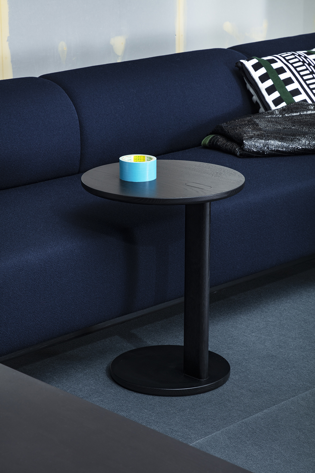 Elephant Side Table ‒ KARIMOKU NEW STANDARD (KNS)