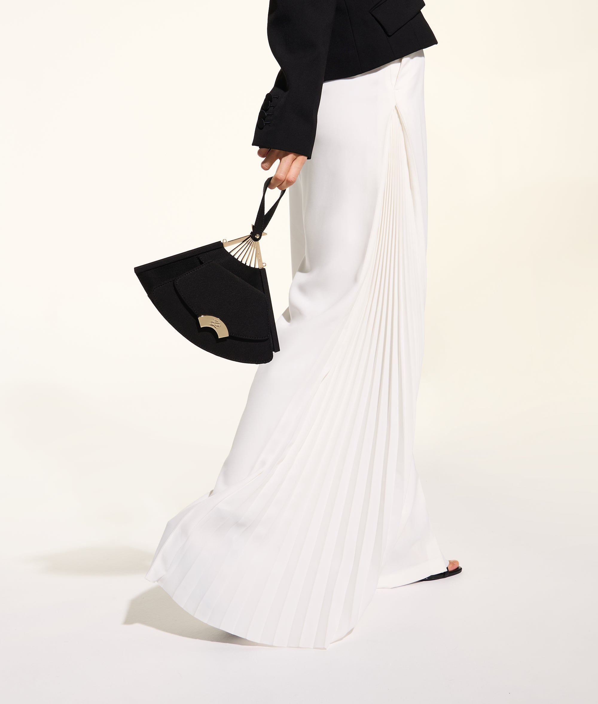 Kl Studio fan clutch bag | Black/Gold | Women | KARL LAGERFELD