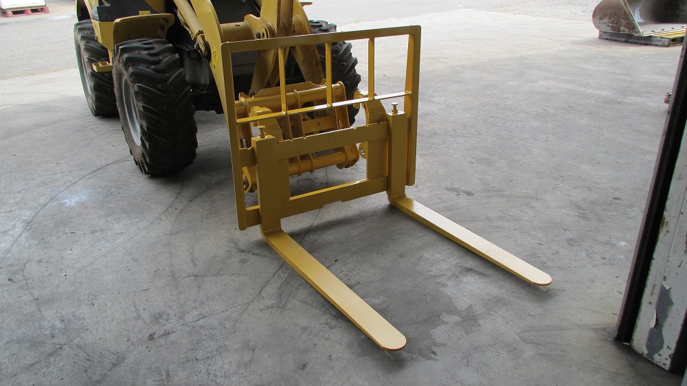 ホイールローダー用アタッチメント｜パレットフォーク | 建機