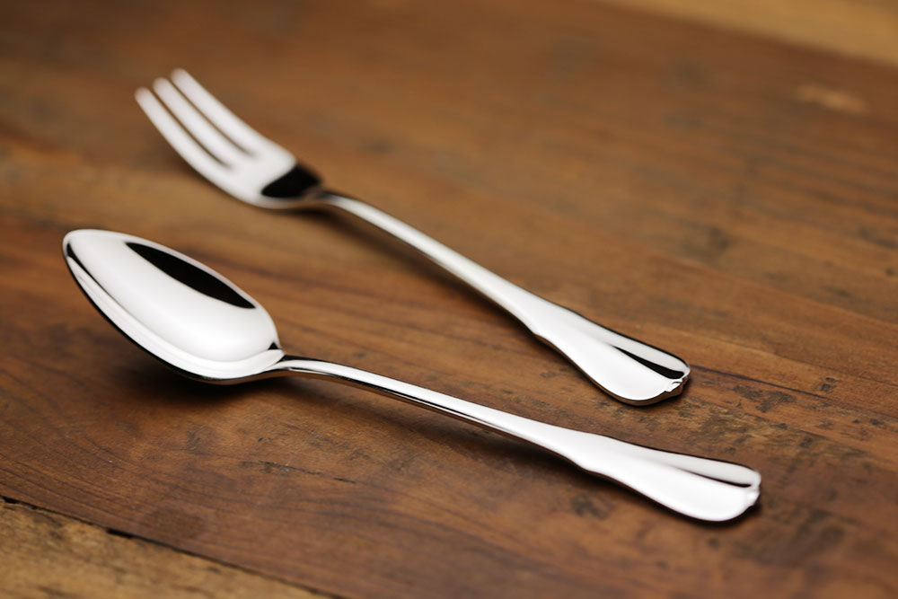 銀食器 名前が刻印できるシルバー950の純銀食器カトラリーセット