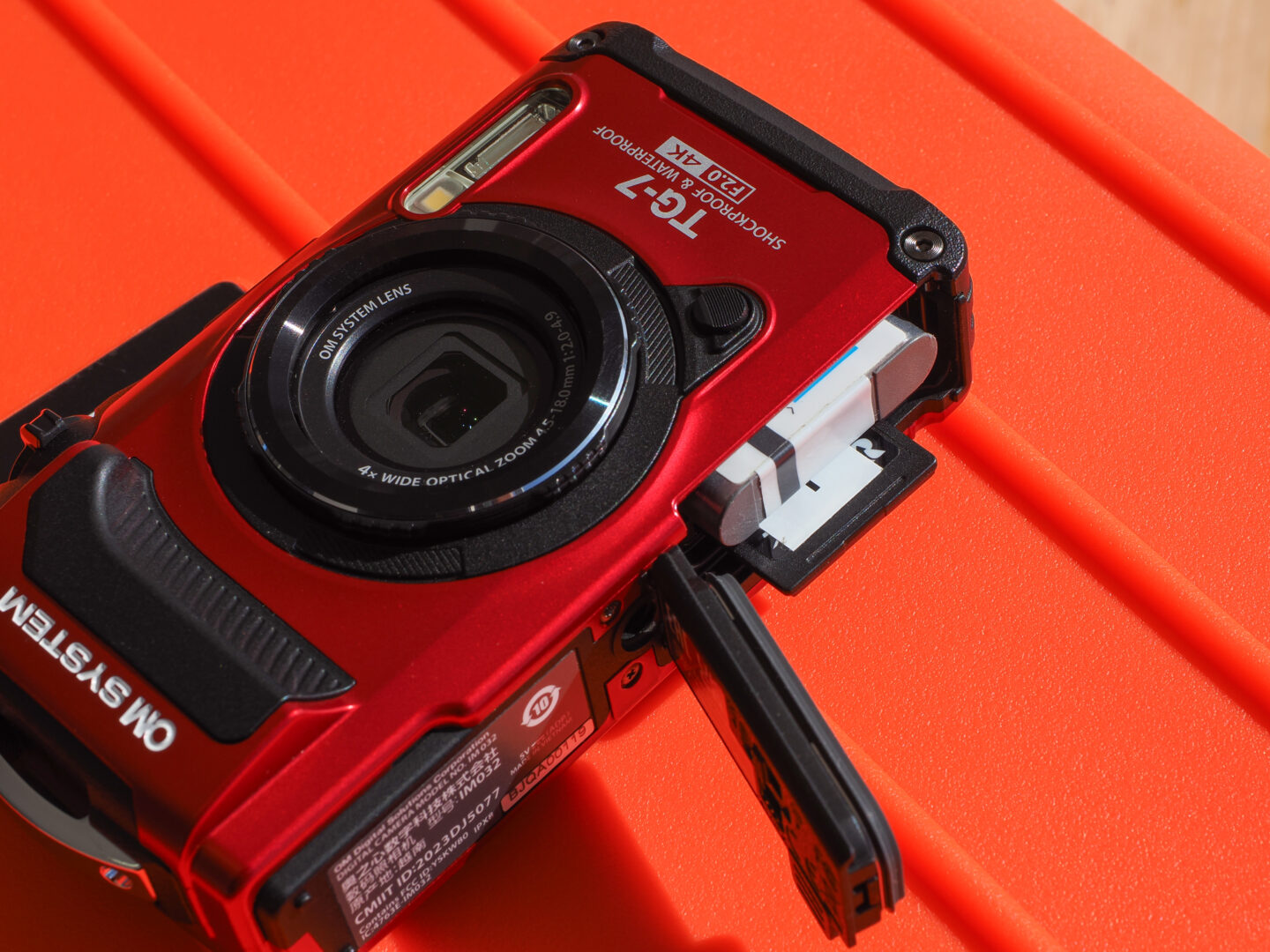 OM SYSTEM Tough TG-7｜冒険心をくすぐるタフさと画質を兼ね備えた超