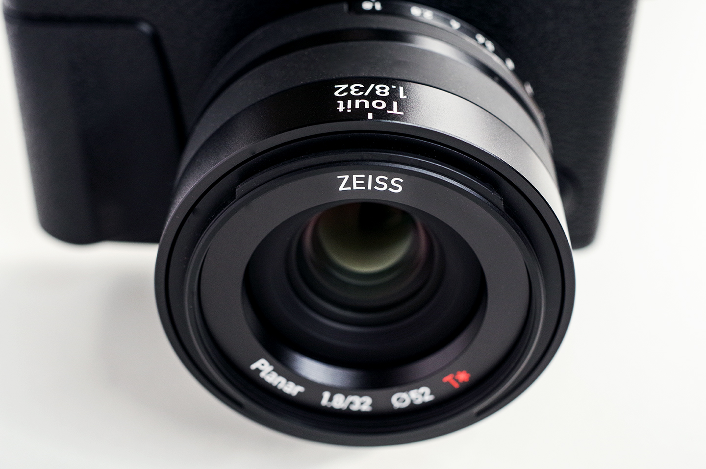 カールツァイス ZEISS Touit 1.8/32 X-mount レビュー｜深み・ボケ味